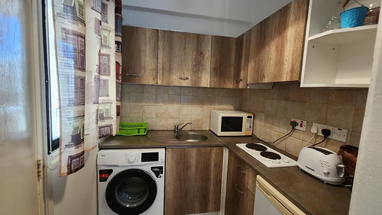 Captivating Studio In Ayia Napa In Great Location Apartamento